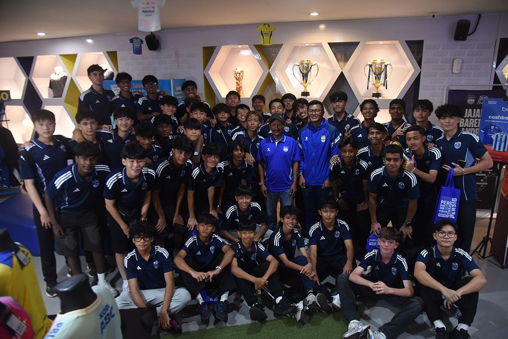 LCS Football Academy Singgah ke PERSIB Store