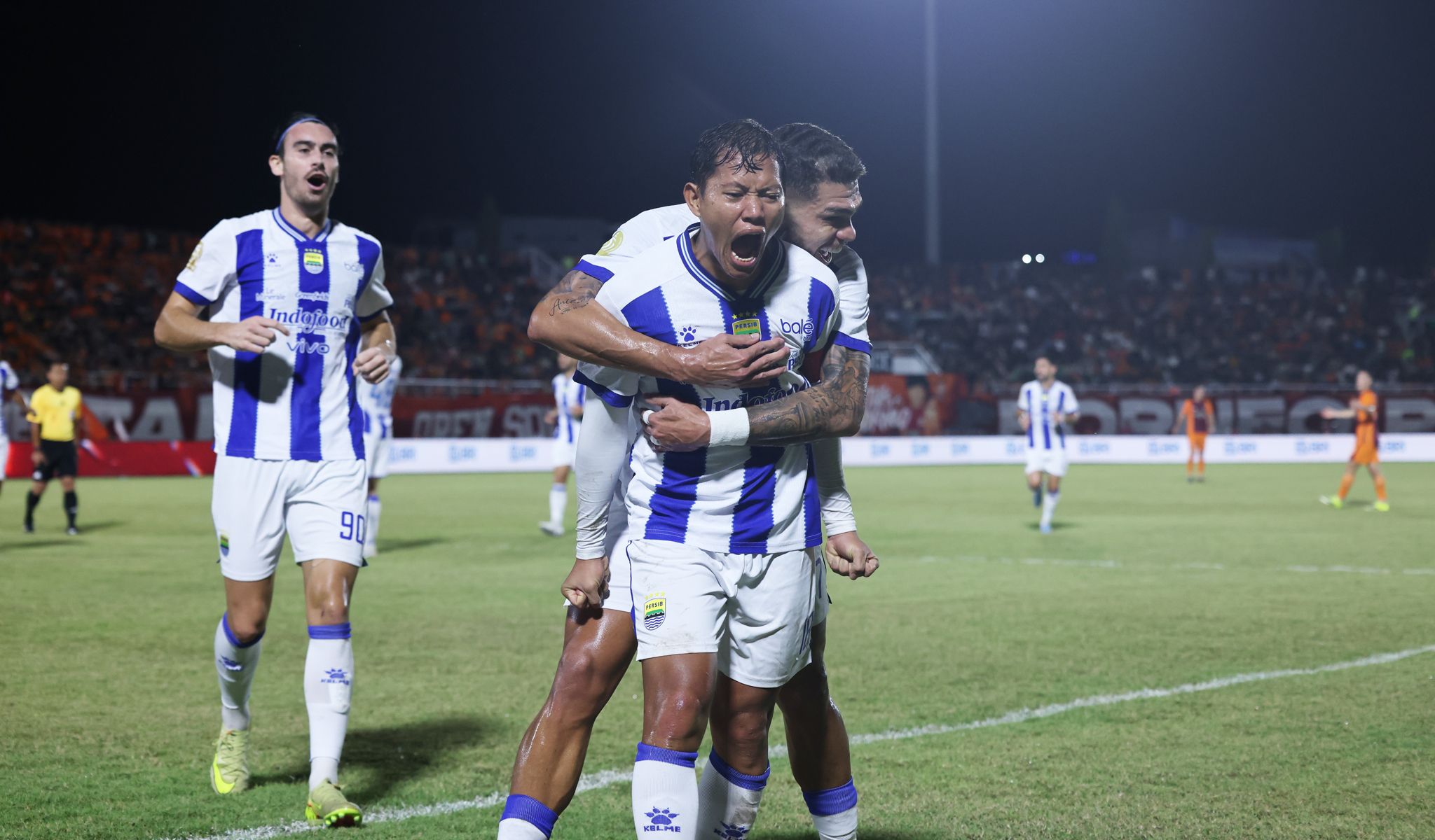 Cetak Gol Pertama, Adam Alis Minta Maaf