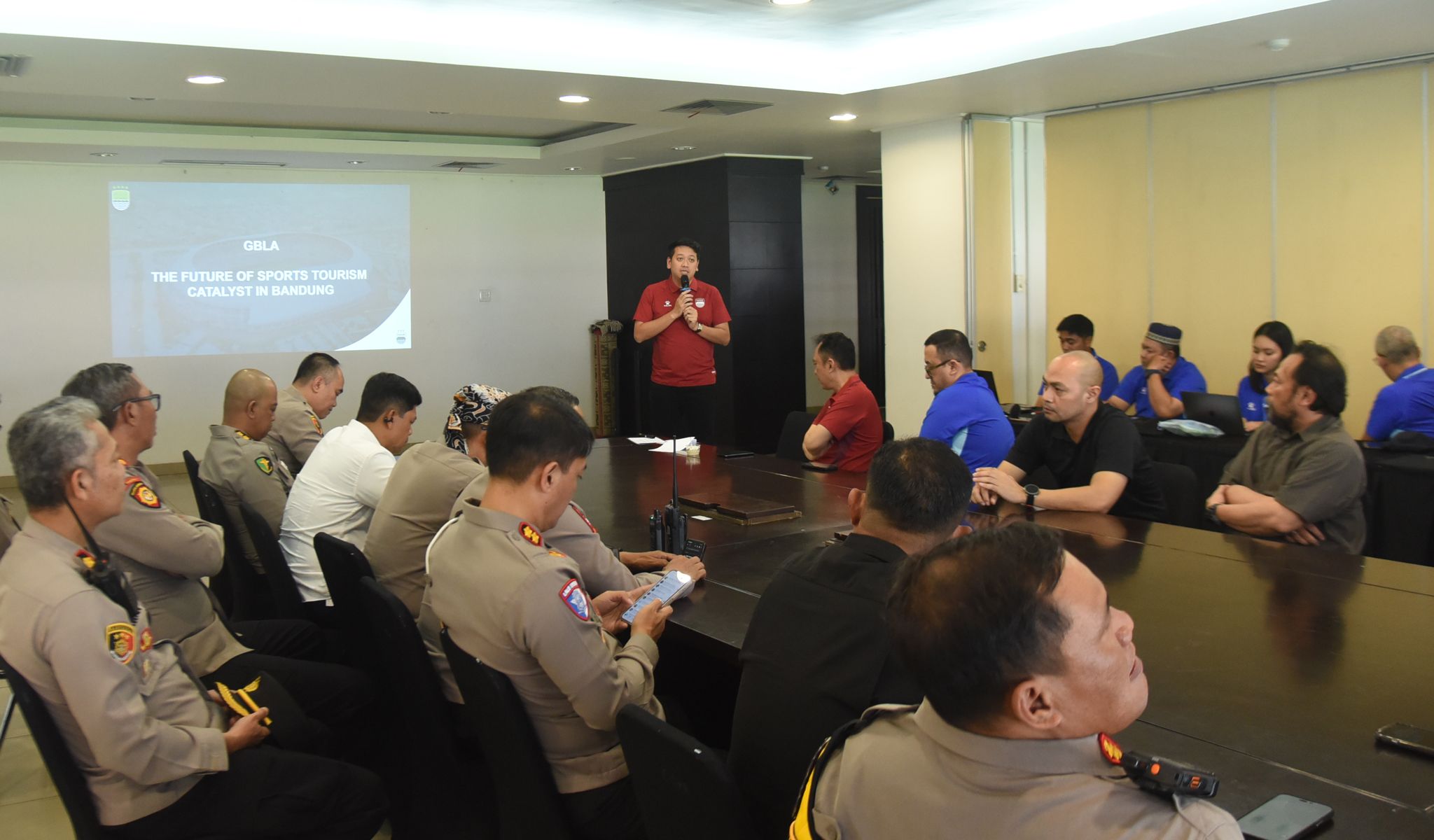 Sarasehan Perkuat Sinergi PERSIB dengan Kepolisian 