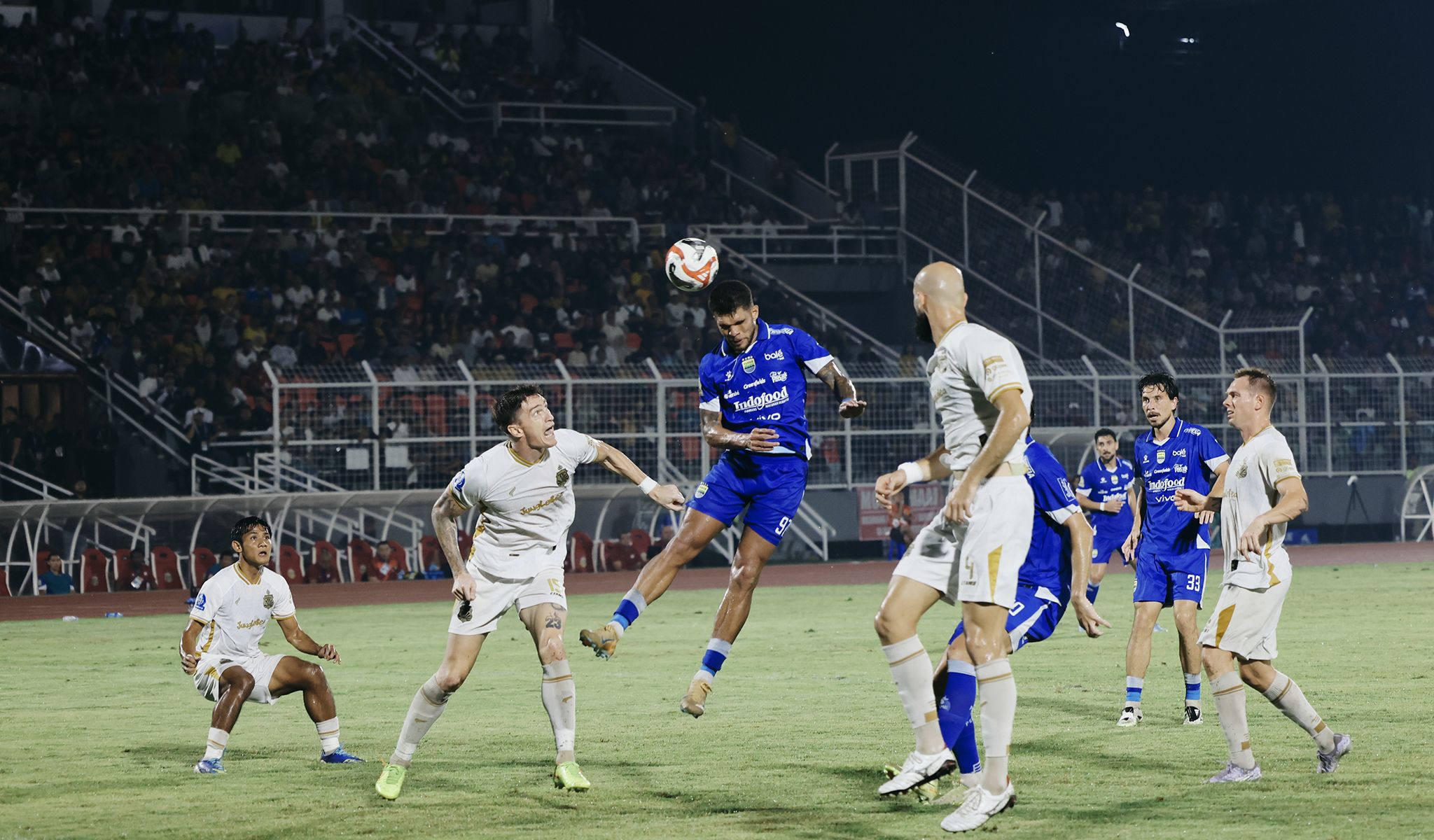 Review: Remontada, PERSIB Kembali Pimpin Klasemen