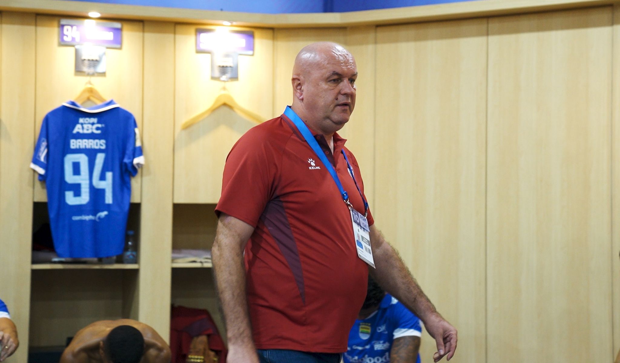 Lucho Absen, Hodak Tak Risau