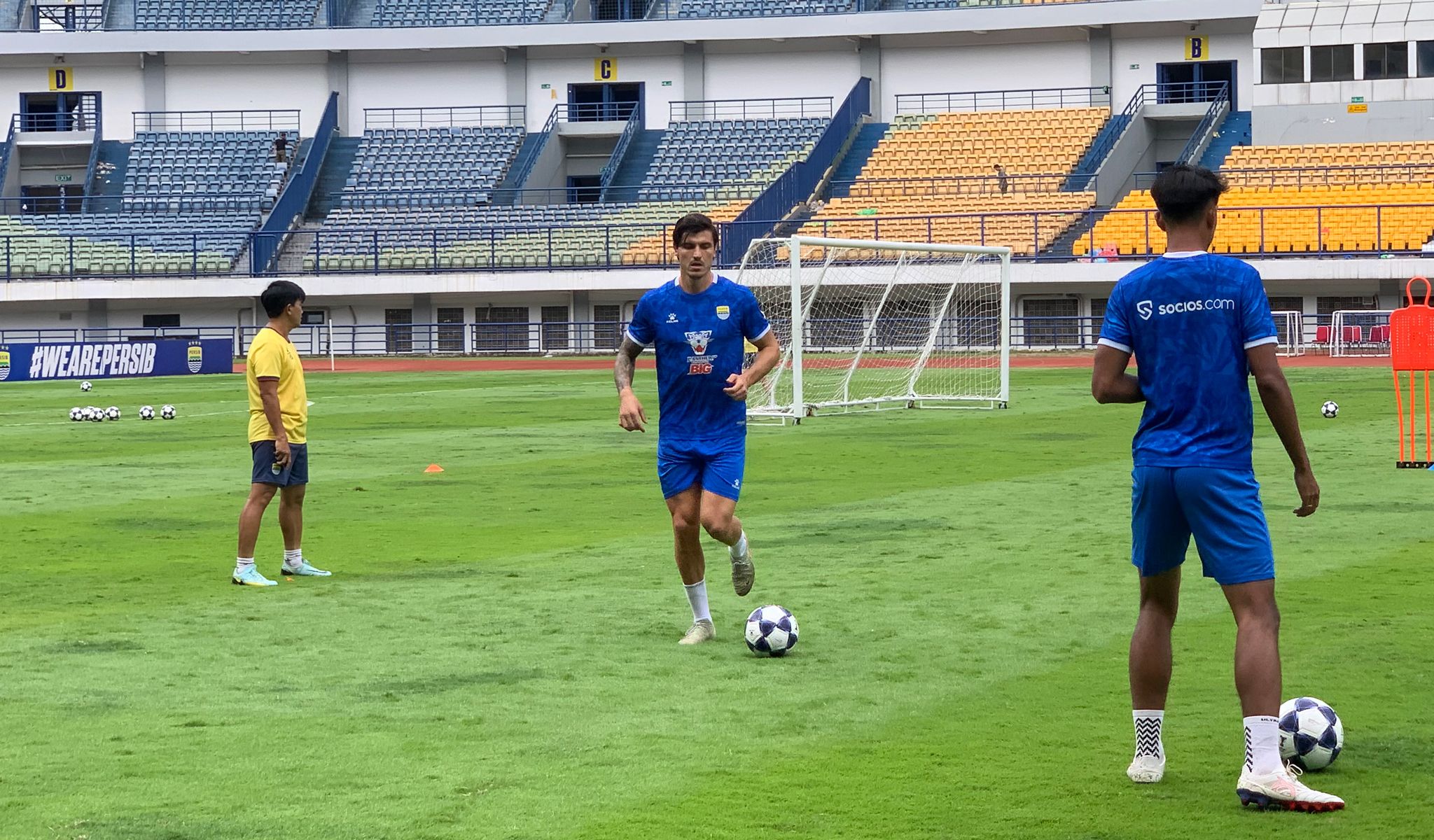 Striker Anyar PERSIB Antusias Jalani Latihan Perdana