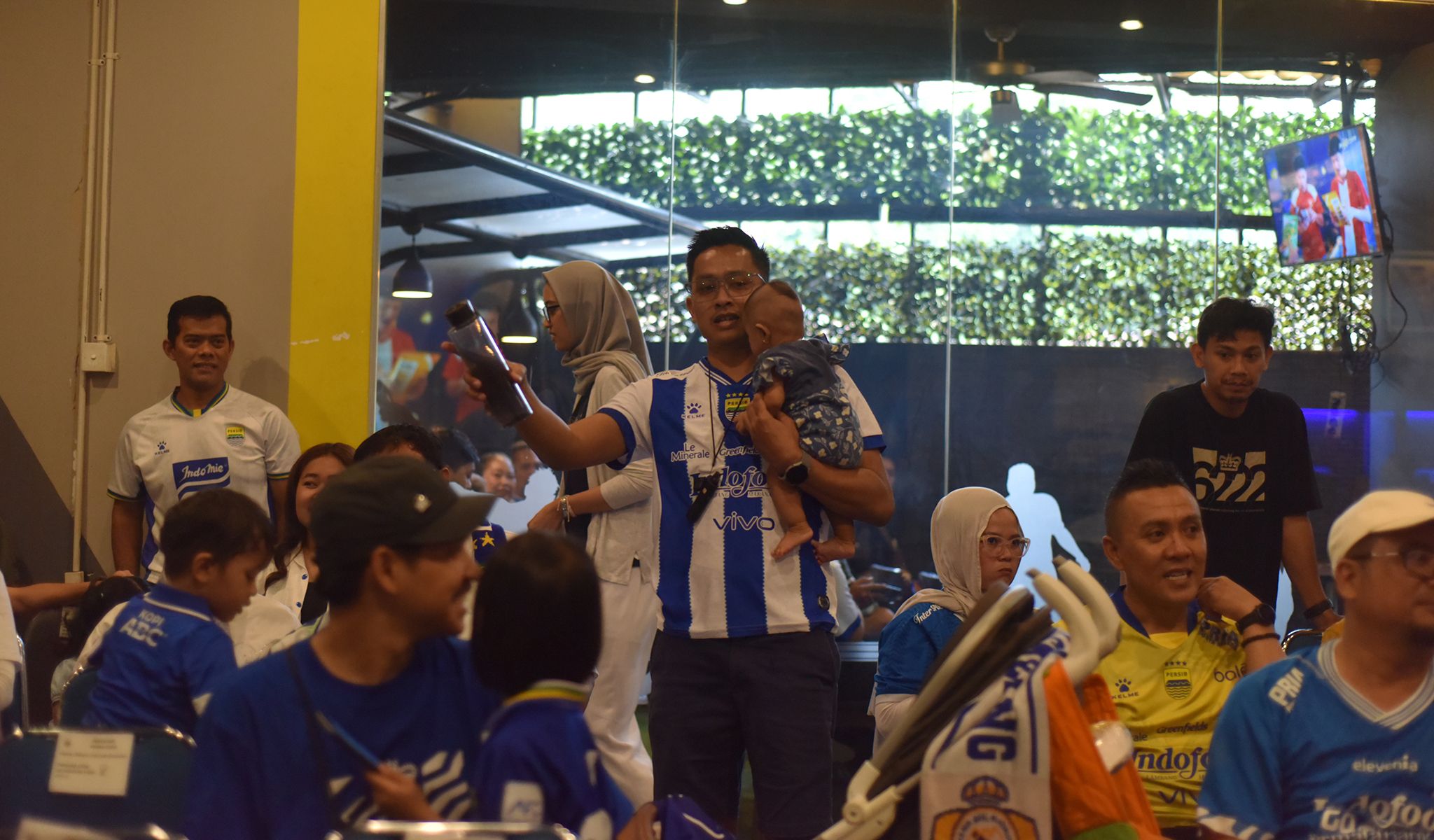 Nobar Biru di Graha PERSIB, Seru dan Menegangkan 