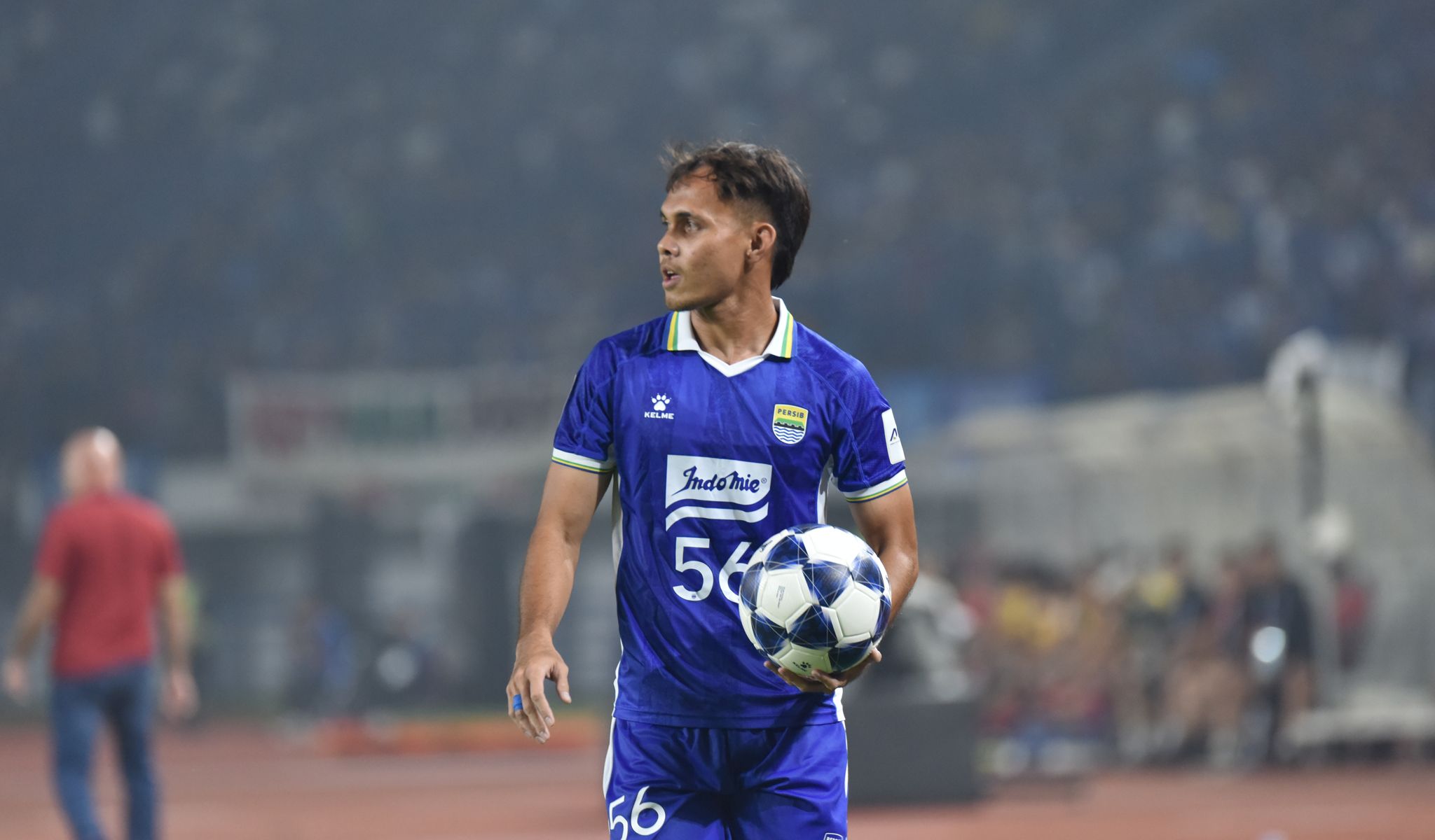 Kesan Bule Selama Berbaju PERSIB