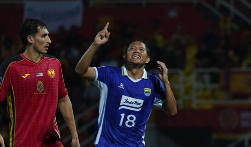 Bersaing dengan Ronaldo, Yuk Dukung Adam Alis!