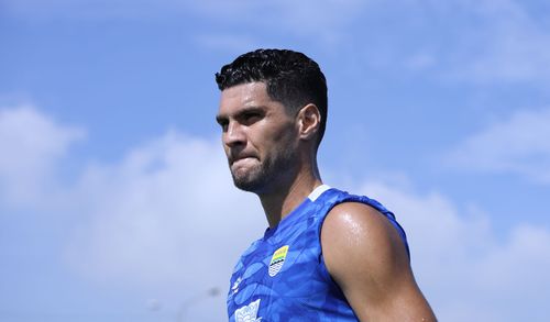 Julio Cesar Siap 100% Lawan Semen Padang