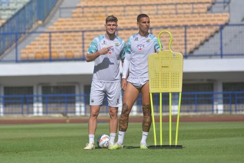 Alberto Berharap Kinerja Lini Pertahanan Terus Membaik