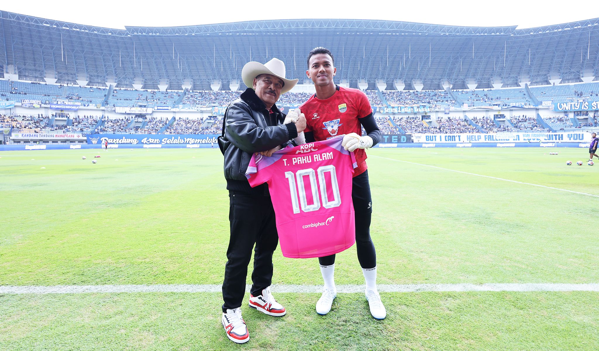 Teja Masuk Daftar Pemain 100 PERSIB