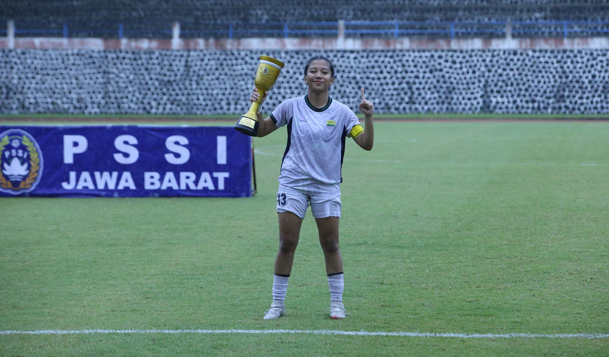 Zilfa Senang Bantu Akademi PERSIB Putri Juara